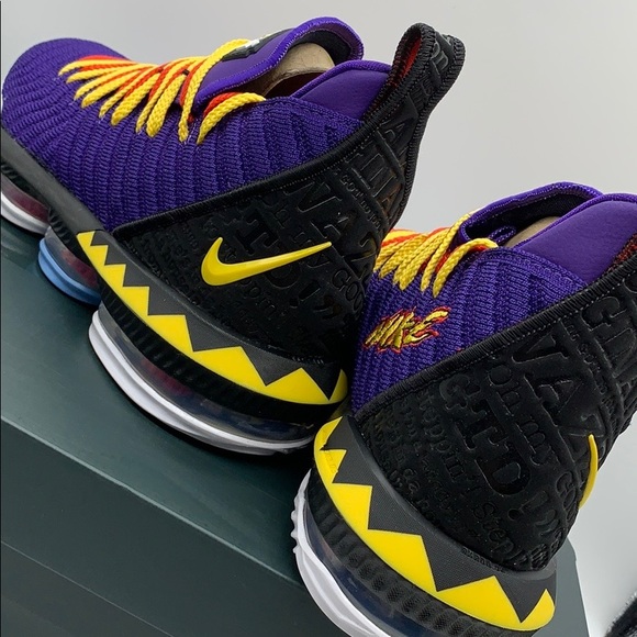 old school nike basketball shoes